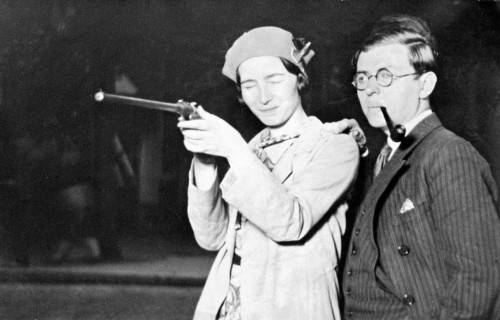 simone-de-beauvoir-jean-paul-sartre-fairground-at-porte-d_orlc3a9ans-1929